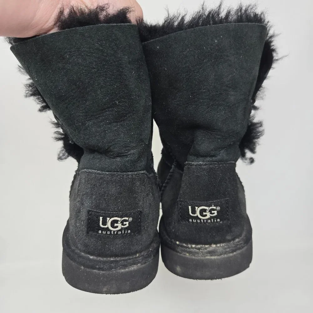 UGG bailey button